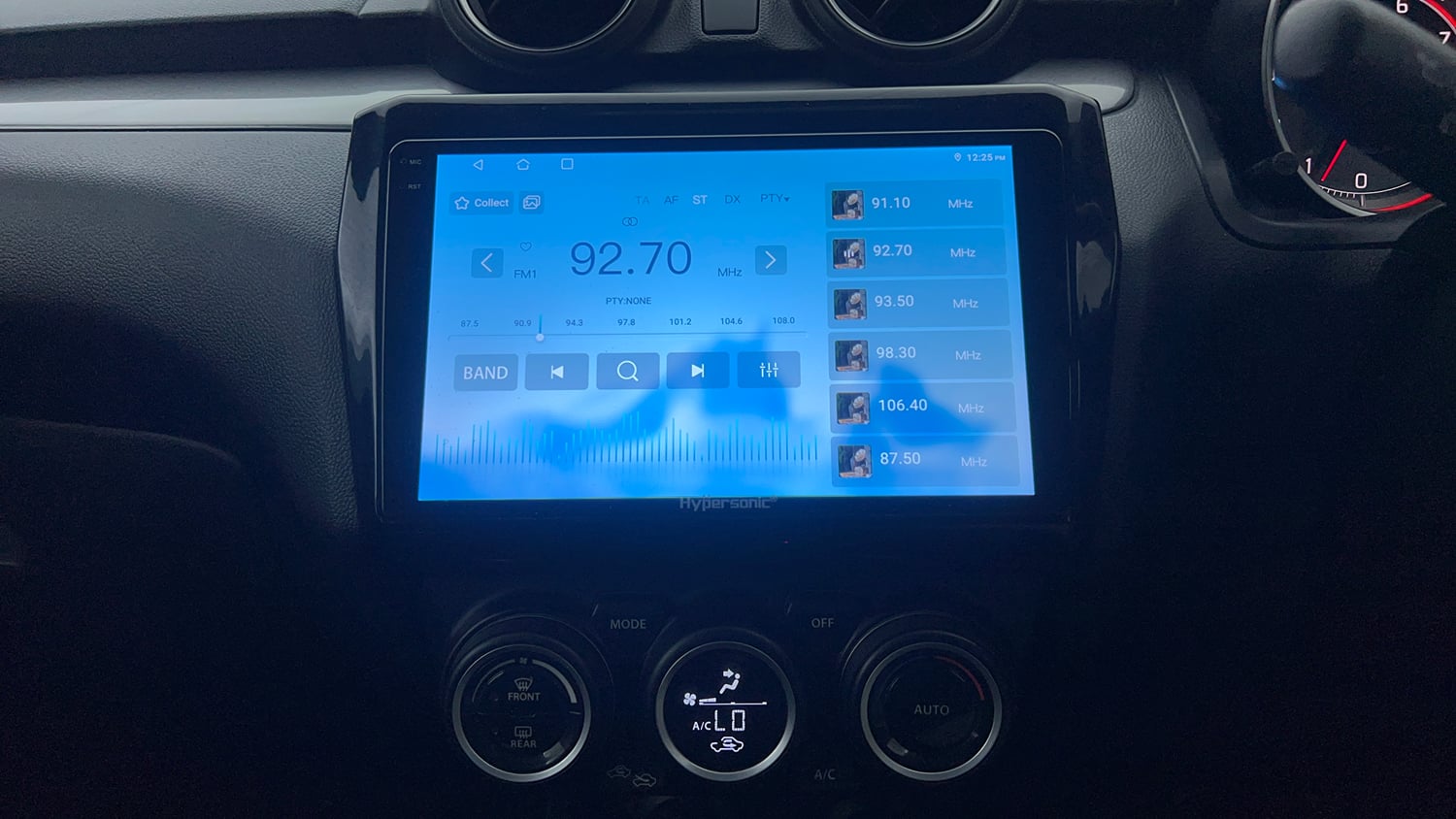 Used 2018 Maruti Suzuki Swift ZXi AMT Petrol Automatic interior MUSIC SYSTEM & AC CONTROL VIEW