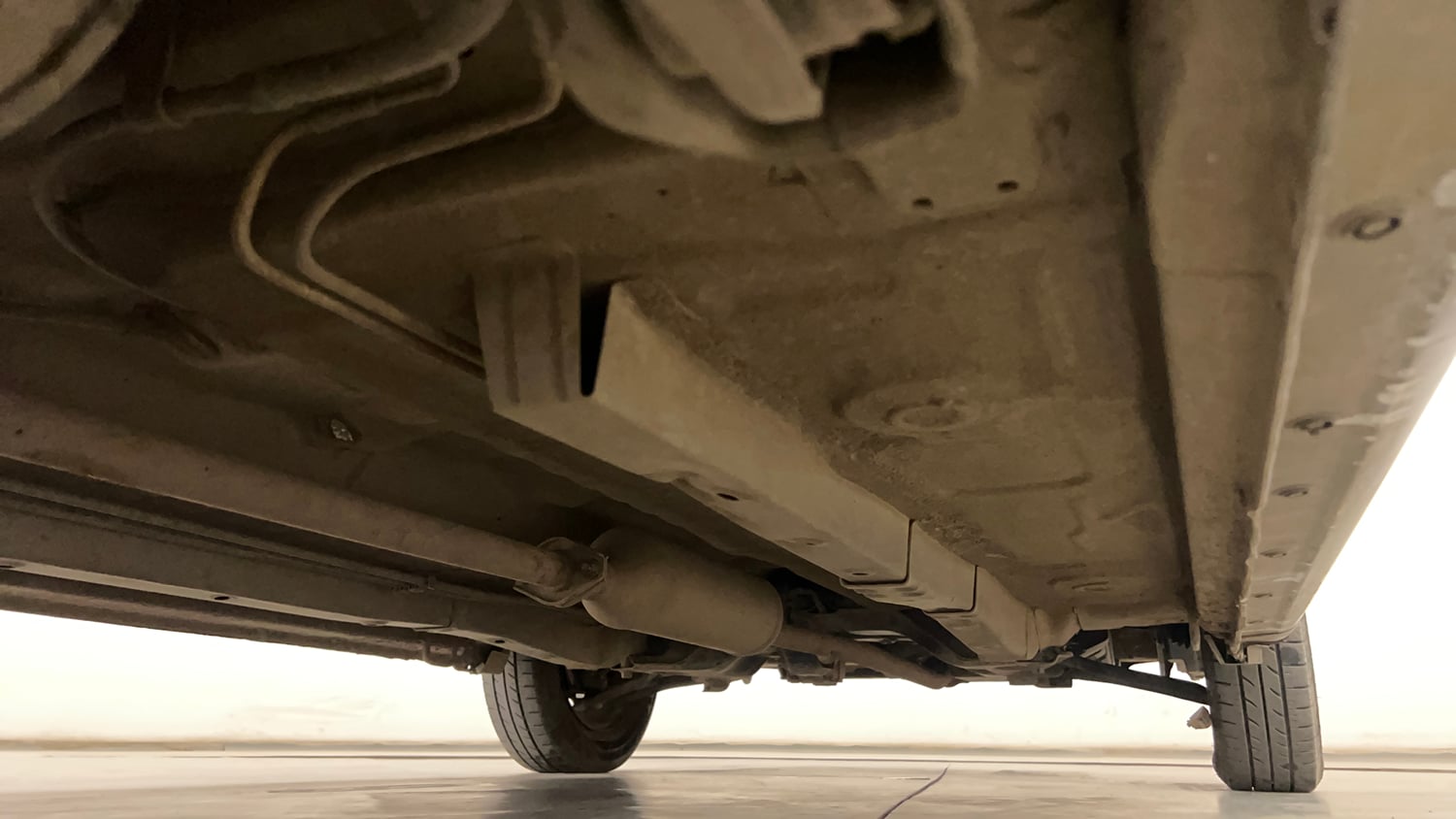 Used 2013 Maruti Suzuki Wagon R LXI CNG Cng Manual extra REAR RIGHT UNDERBODY VIEW