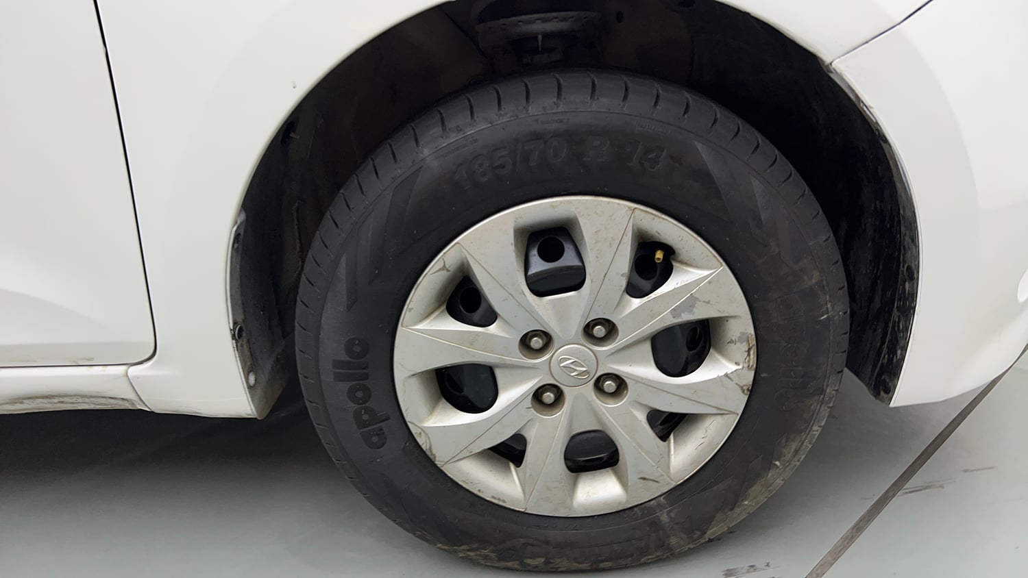 Used 2016 Hyundai Elite i20 Magna 1.2 Petrol Manual tyres RIGHT FRONT TYRE RIM VIEW