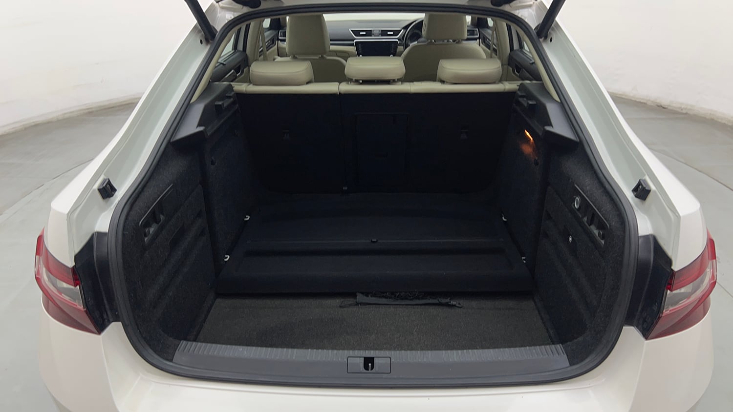 Used 2018 Skoda Superb L&K TSI AT Petrol Automatic interior DICKY INSIDE VIEW