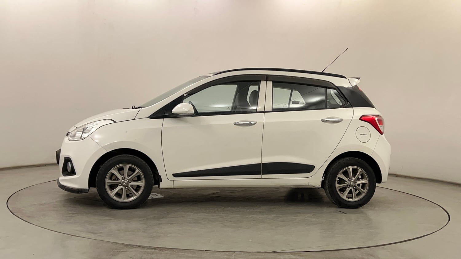 Used 2015 Hyundai Grand i10 Asta 1.2 Kappa VTVT Petrol Manual exterior LEFT SIDE VIEW