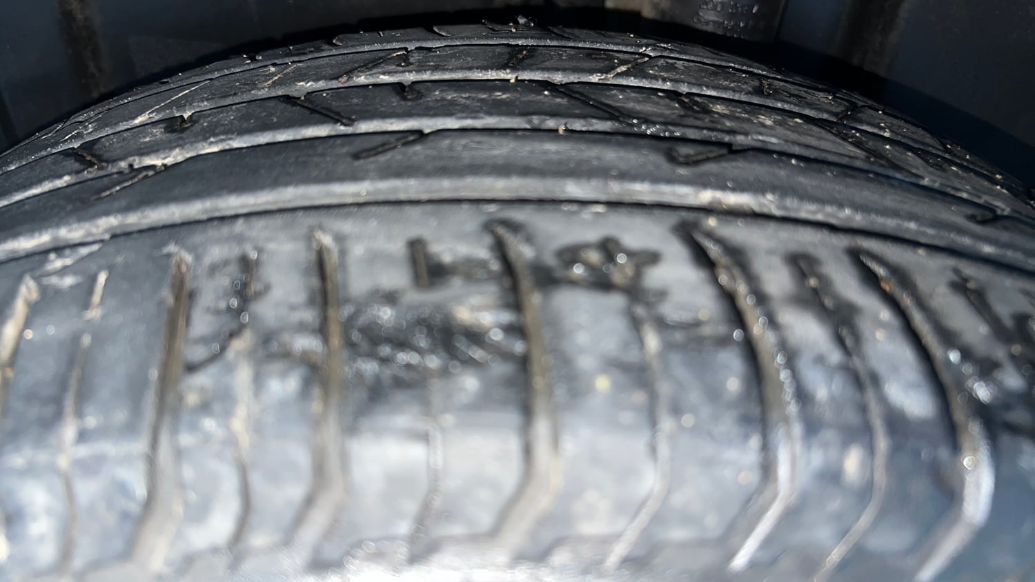 Used 2023 Skoda Slavia Style 1.0L TSI AT Petrol Automatic tyres LEFT REAR TYRE TREAD VIEW