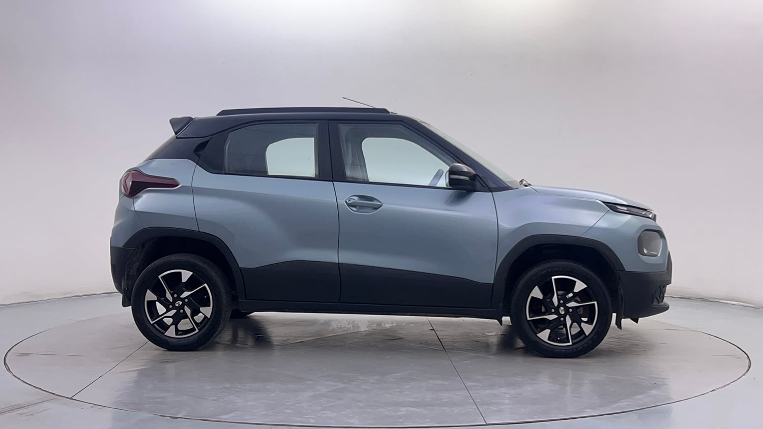 Used 2022 Tata Punch Adventure MT Petrol Manual exterior RIGHT SIDE VIEW