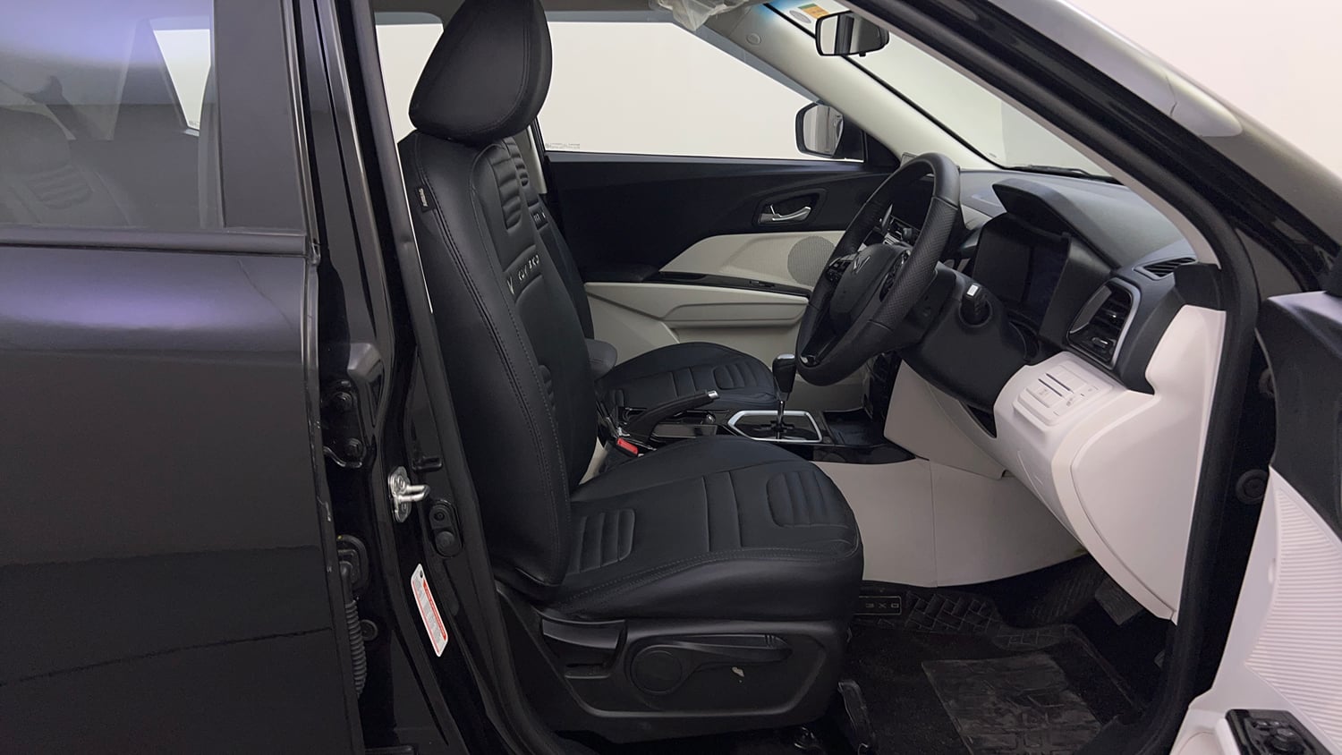 Used 2025 Mahindra XUV 3XO AX5 1.5 Diesel Autoshift Plus Diesel Automatic interior RIGHT SIDE FRONT DOOR CABIN VIEW