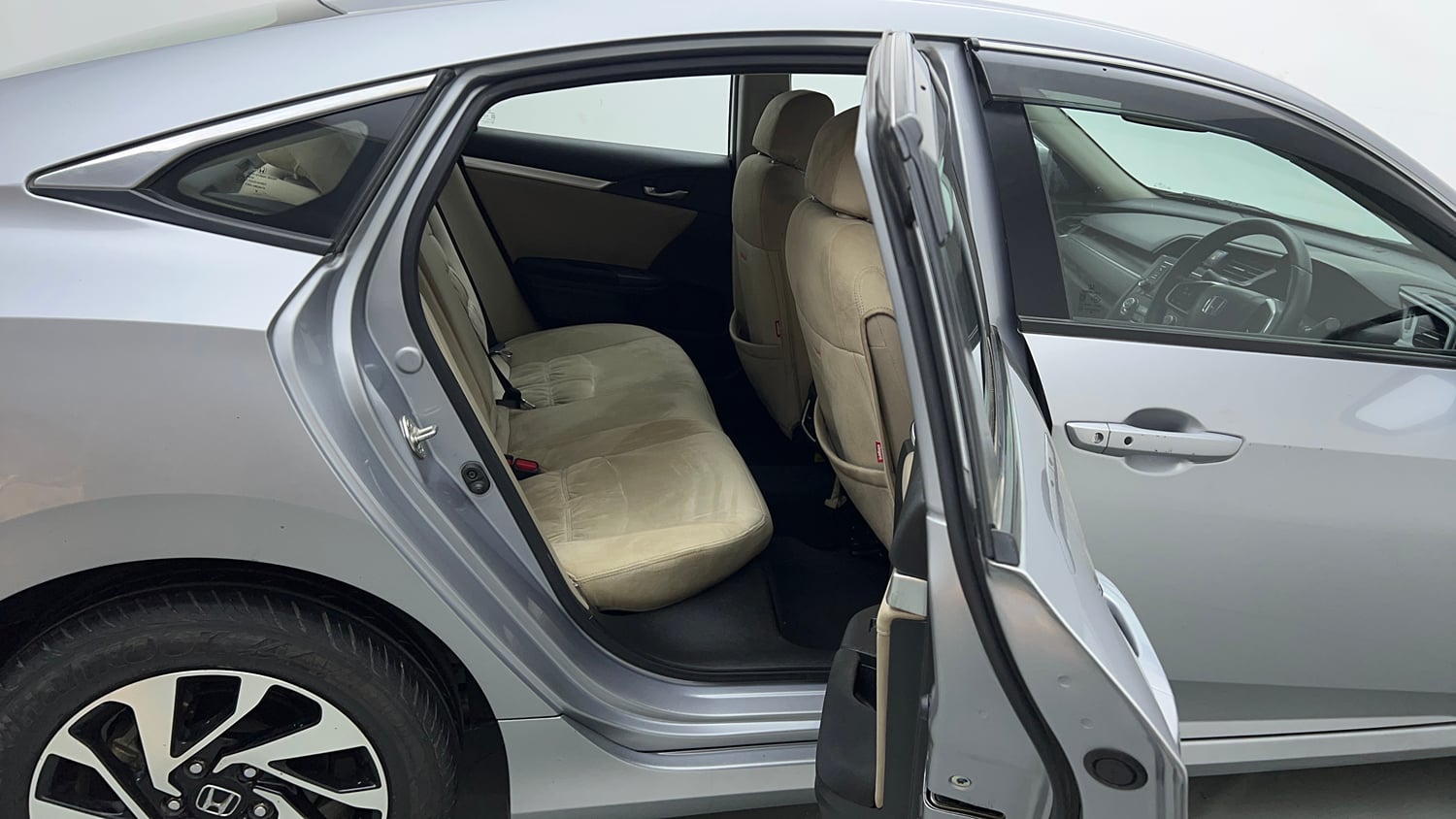 Used 2019 Honda Civic V CVT Petrol Petrol Automatic interior RIGHT SIDE REAR DOOR CABIN VIEW