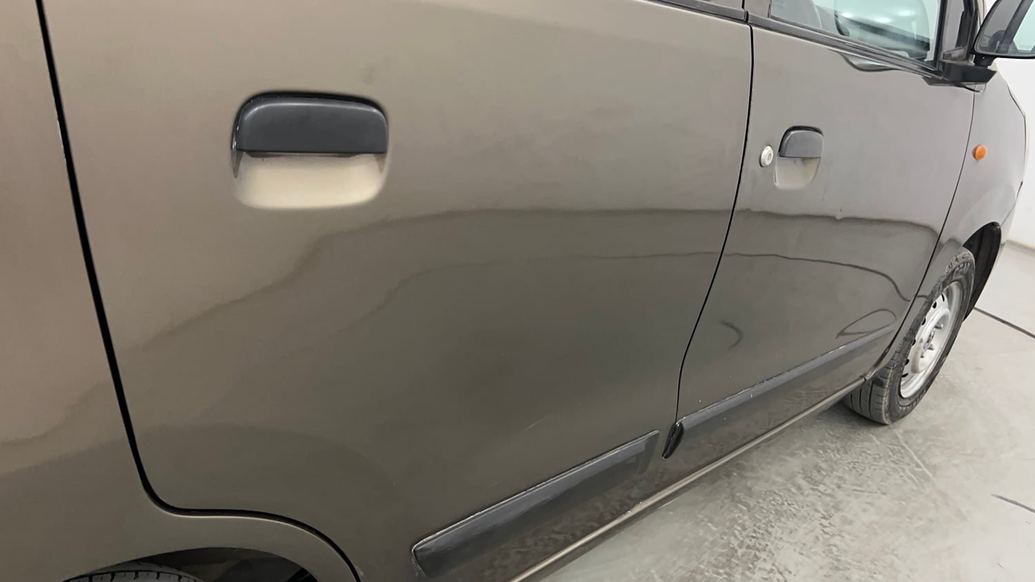 Used 2013 Maruti Suzuki Wagon R LXI CNG Cng Manual dents MINOR DENT