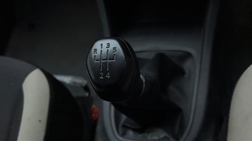 Used 2023 Renault Triber RXE Petrol Manual interior GEAR  KNOB VIEW