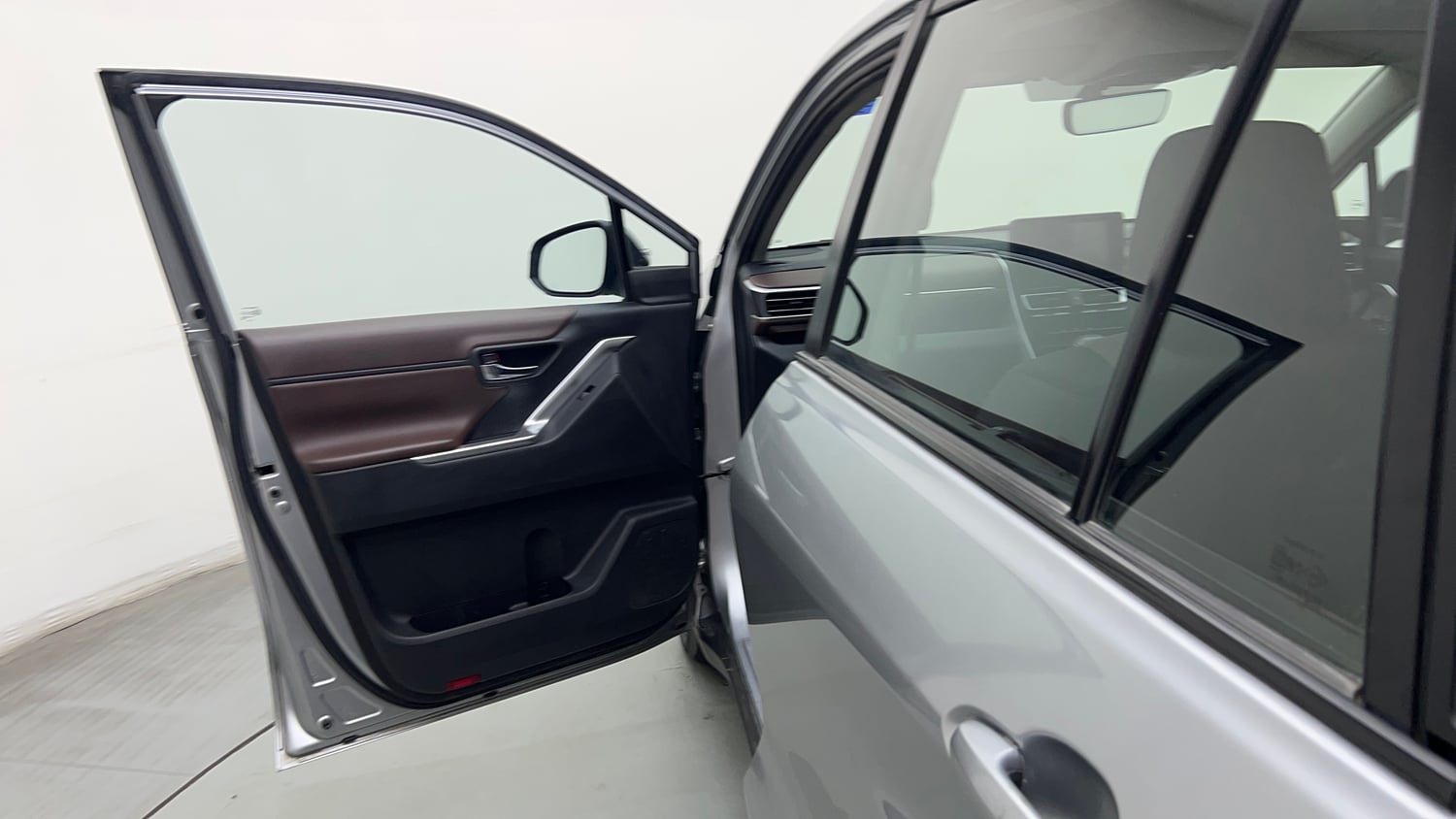 Used 2023 Toyota Innova Hycross VX Hybrid 7 STR Hybrid Automatic interior LEFT FRONT DOOR OPEN VIEW