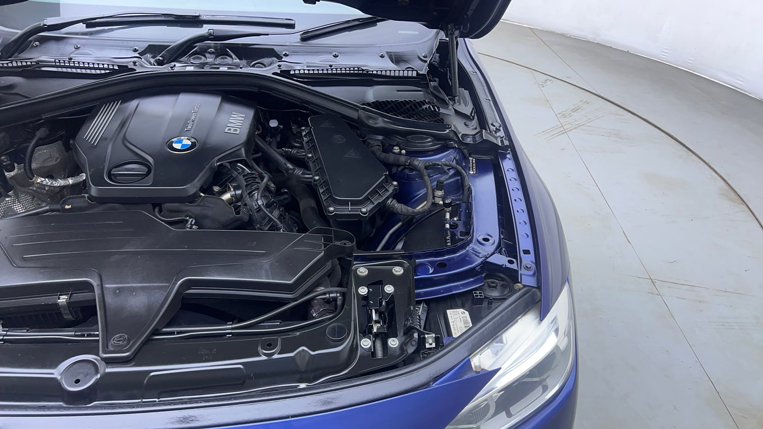 Used 2018 BMW 3 Series 320d Luxury Line Diesel Automatic engine ENGINE LEFT SIDE VIEW