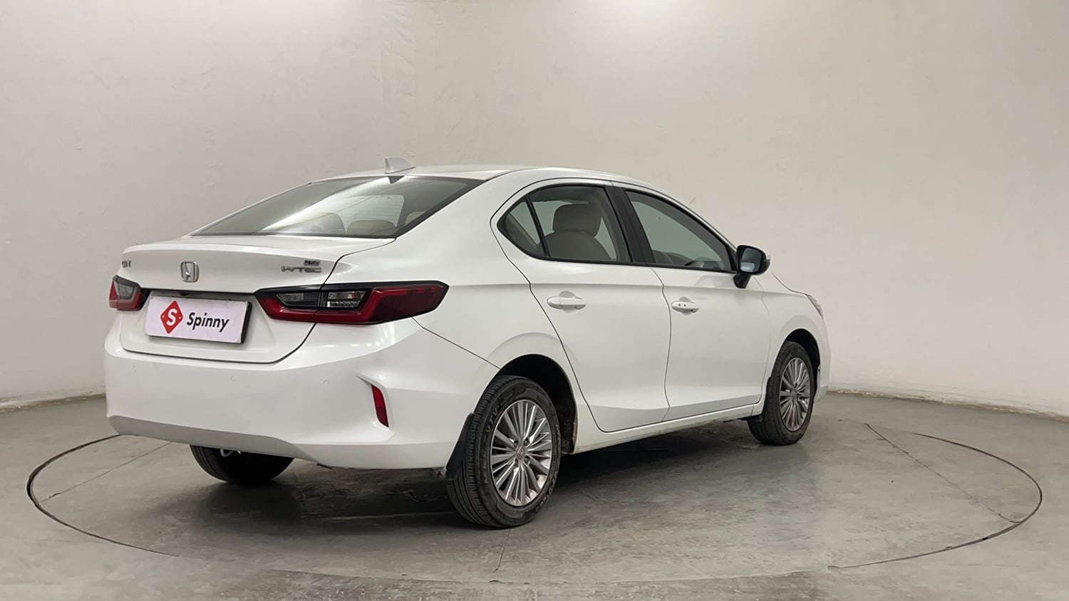 Used 2022 Honda City V CVT Petrol Petrol Automatic exterior RIGHT REAR CORNER VIEW