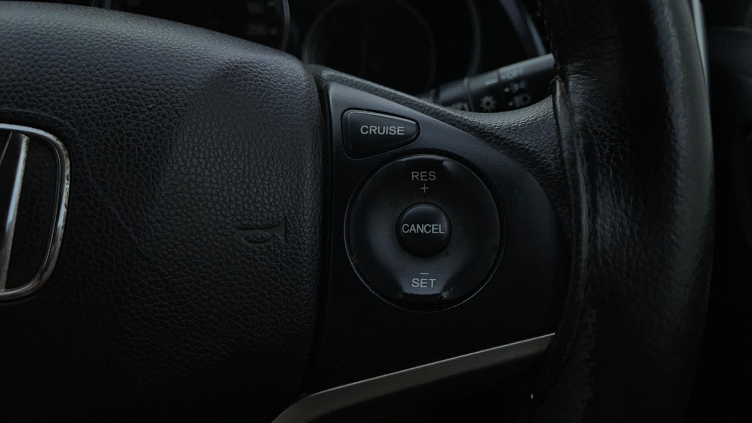 Used 2014 Honda City V Petrol Manual top_features Cruise control