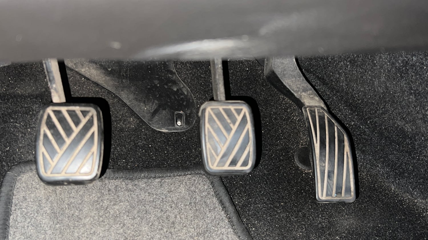 Used 2015 Maruti Suzuki Swift Lxi (O) Petrol Manual interior PEDALS VIEW
