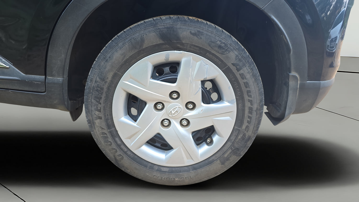 Used 2022 Hyundai Venue SX 1.2 Petrol Petrol Manual tyres LEFT REAR TYRE RIM VIEW