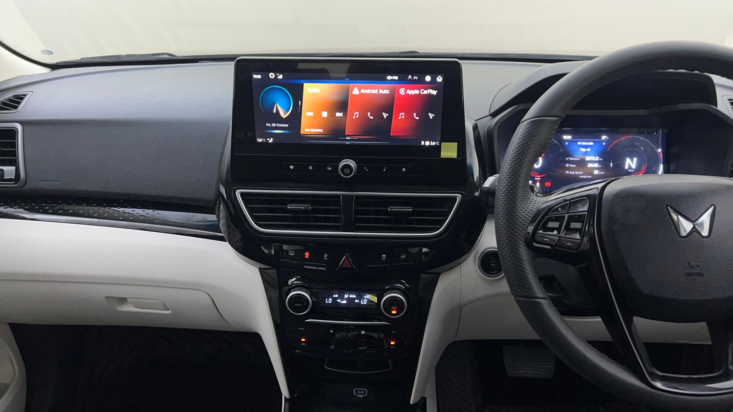 Used 2025 Mahindra XUV 3XO AX5 1.5 Diesel Autoshift Plus Diesel Automatic interior MUSIC SYSTEM & AC CONTROL VIEW