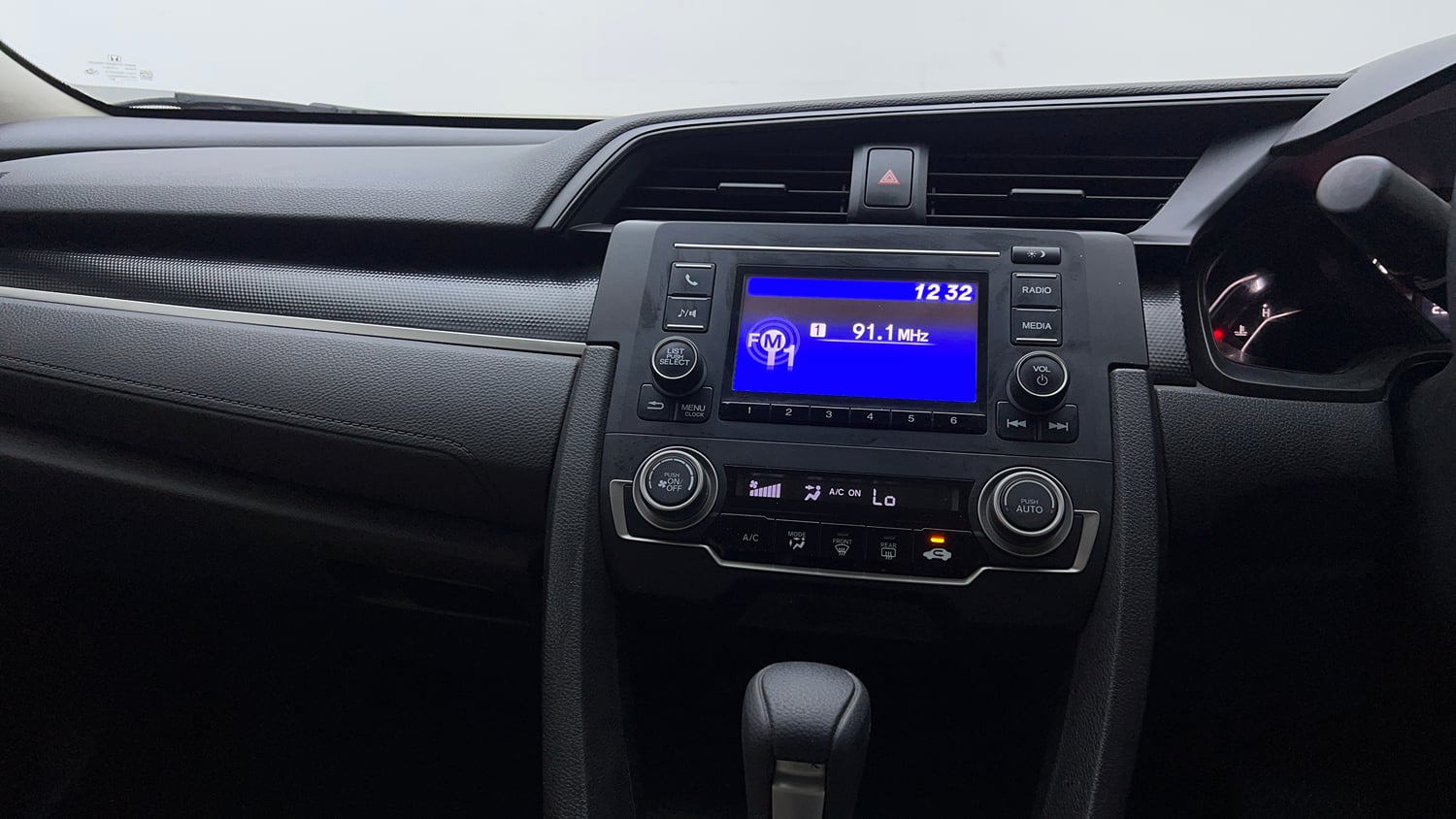Used 2019 Honda Civic V CVT Petrol Petrol Automatic interior MUSIC SYSTEM & AC CONTROL VIEW