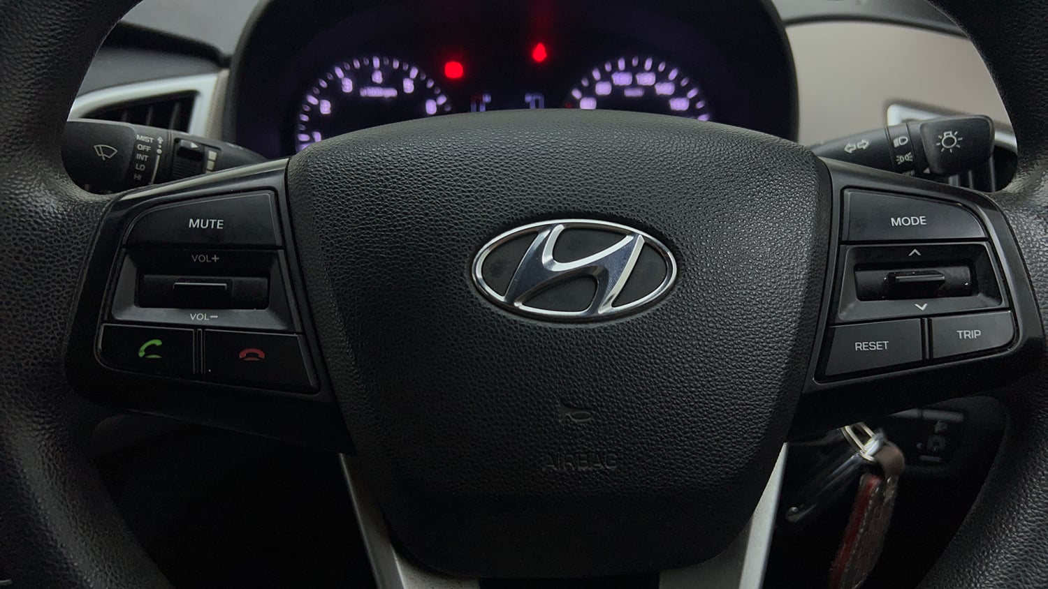 Used 2018 Hyundai Creta E Plus 1.6 Petrol Petrol Manual top_features Steering mounted controls