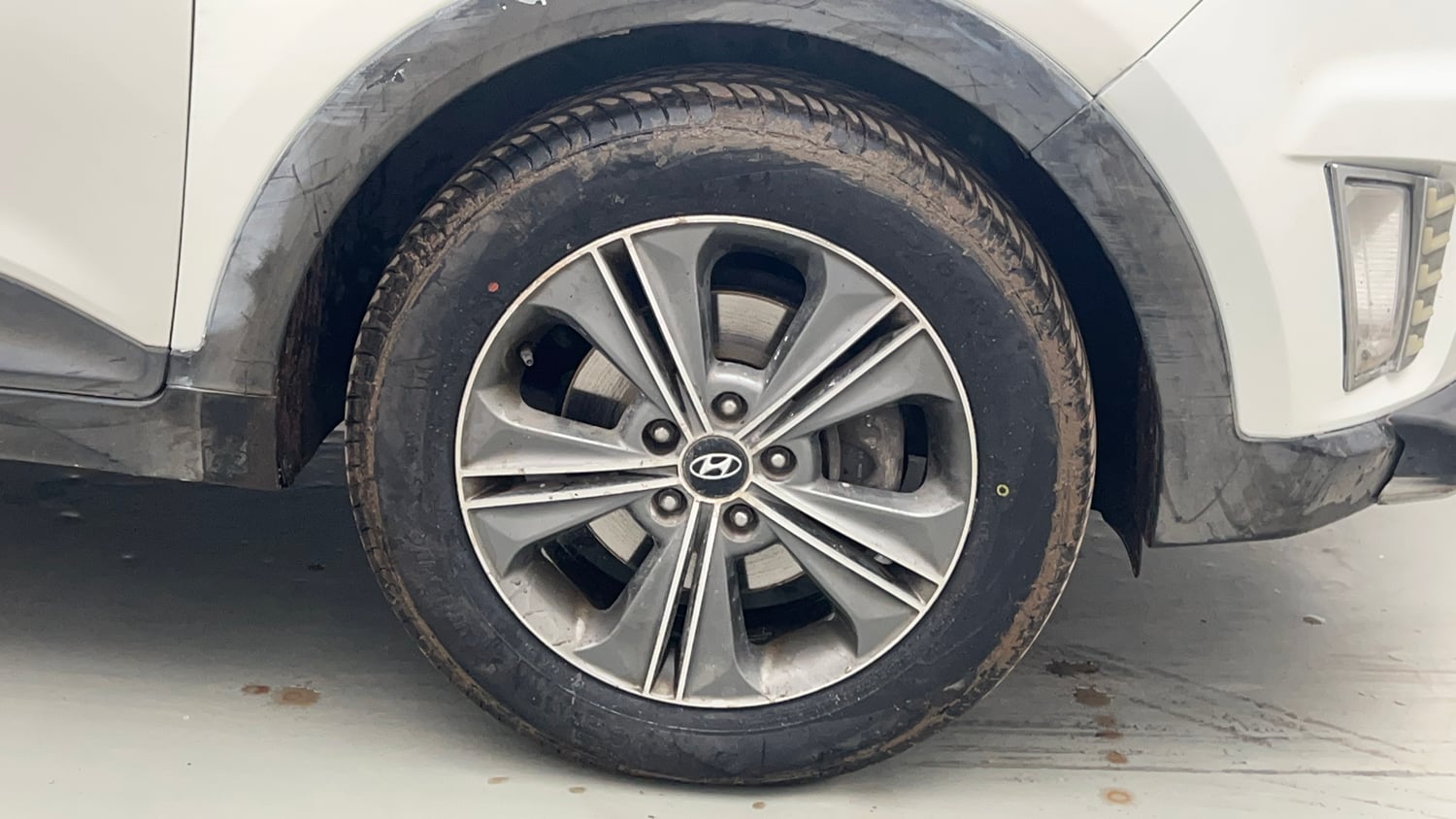 Used 2017 Hyundai Creta SX Plus 1.6 AT Petrol Petrol Automatic tyres RIGHT FRONT TYRE RIM VIEW
