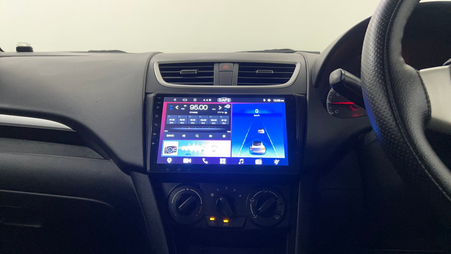 Used 2013 Maruti Suzuki Swift VXi Petrol Manual interior MUSIC SYSTEM & AC CONTROL VIEW