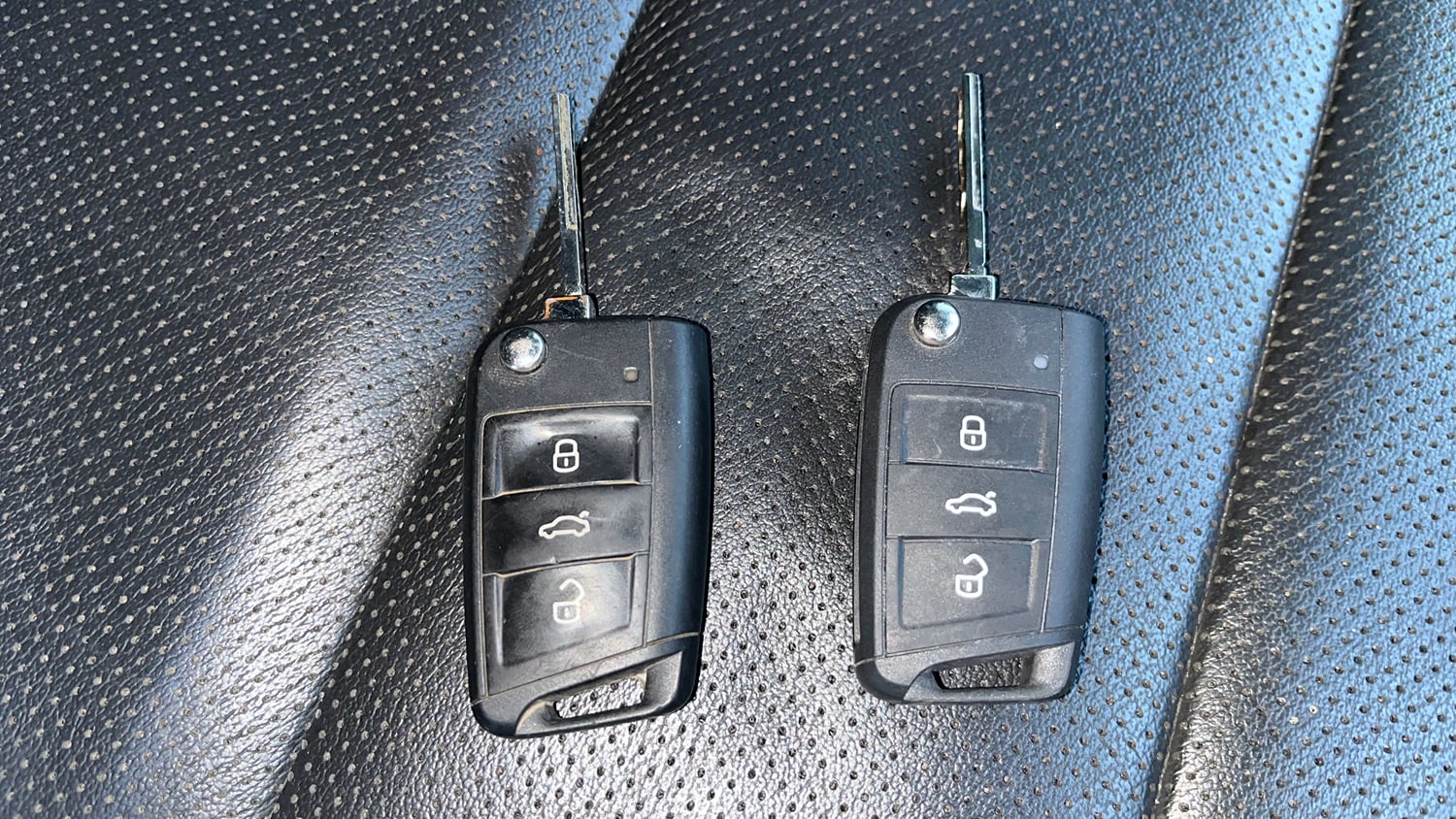 Used 2022 Volkswagen Taigun Topline 1.0 TSI AT Petrol Automatic extra CAR KEY VIEW