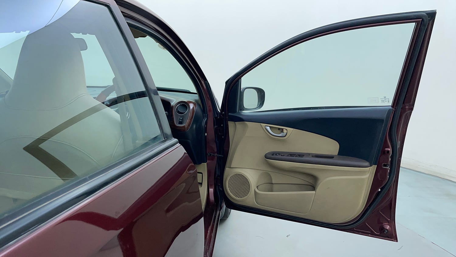 Used 2013 Honda Amaze 1.2 VX i-VTEC Petrol Manual interior RIGHT FRONT DOOR OPEN VIEW