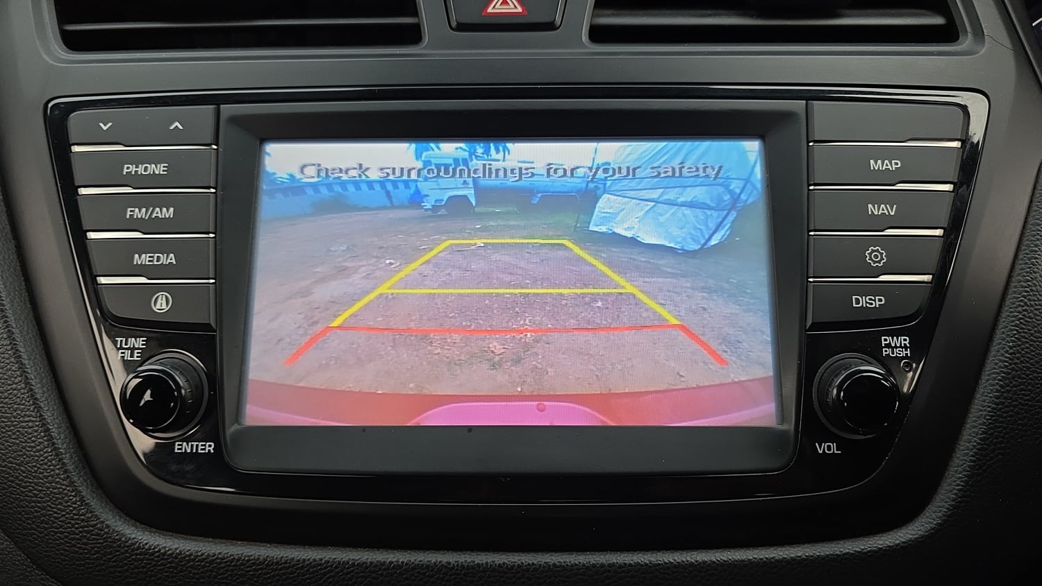 Used 2018 Hyundai Elite i20 Asta 1.2 Dual Tone Petrol Manual top_features Rear camera
