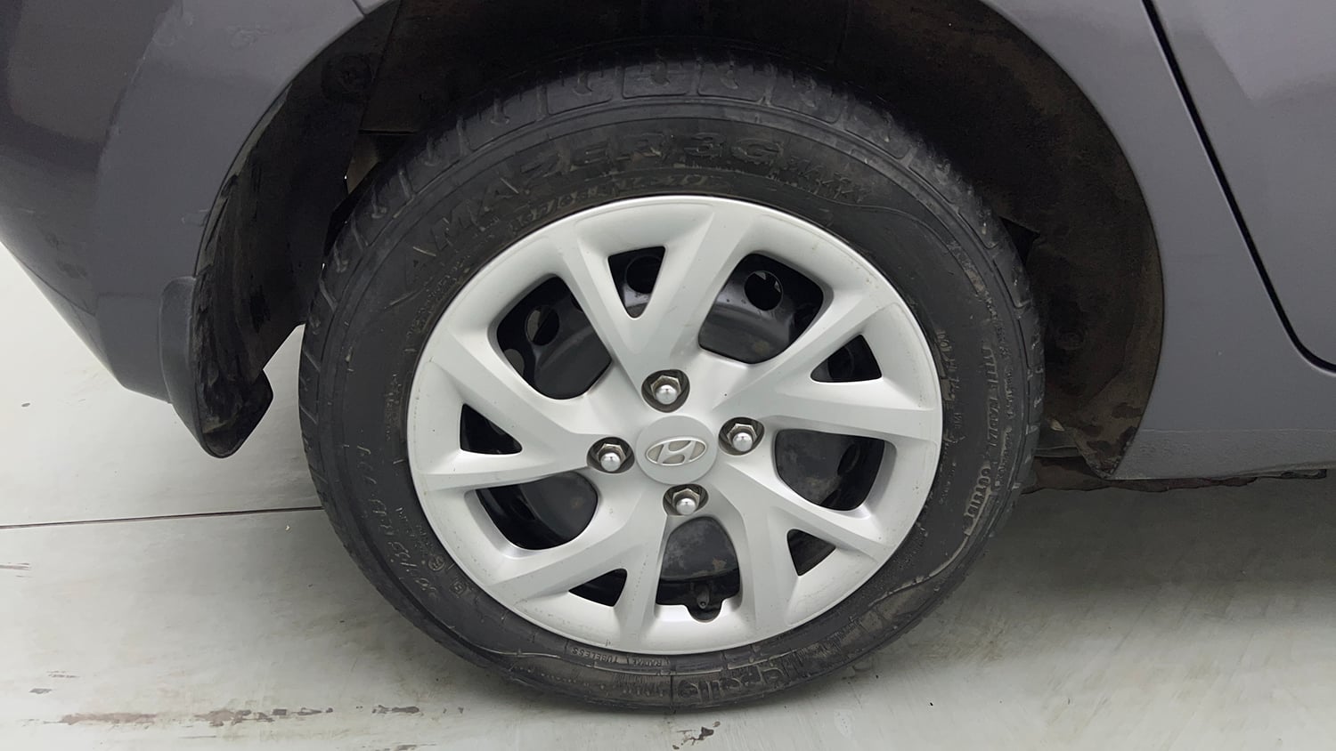 Used 2018 Hyundai Grand i10 Sportz 1.2 Kappa VTVT Petrol Manual tyres RIGHT REAR TYRE RIM VIEW