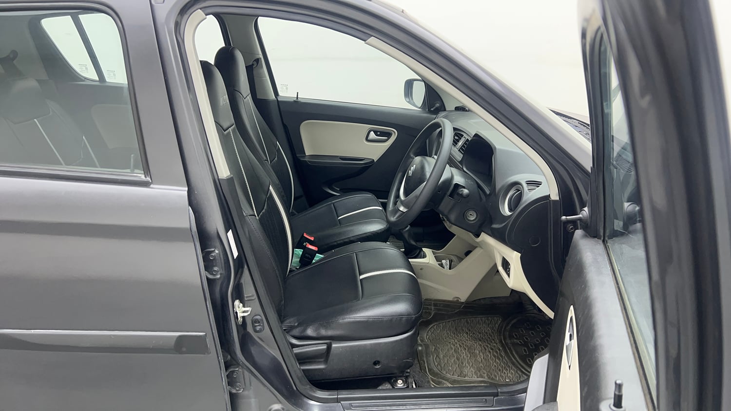Used 2020 Maruti Suzuki Alto 800 VXi Petrol Manual interior RIGHT SIDE FRONT DOOR CABIN VIEW