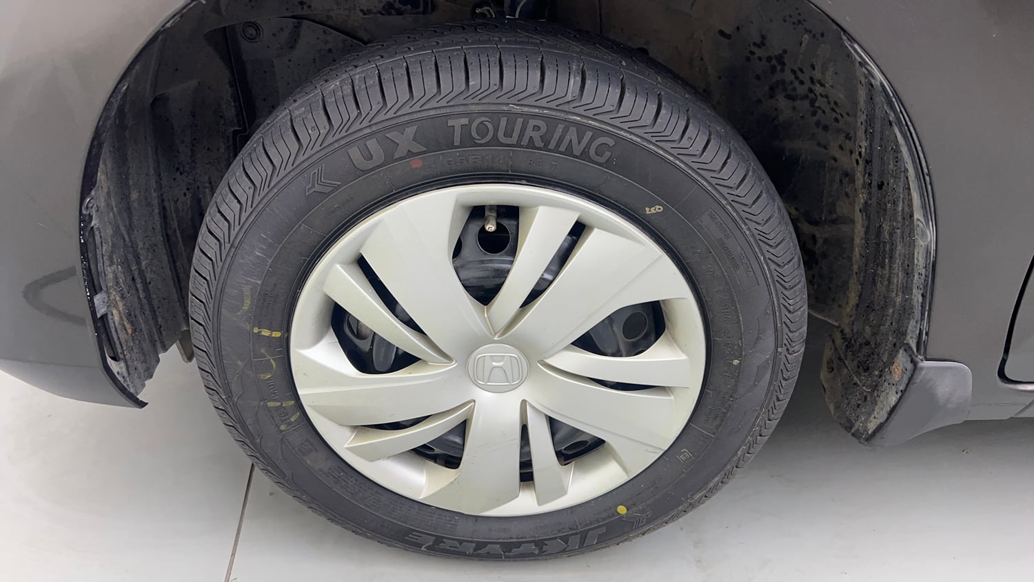 Used 2022 Honda Amaze S MT 1.2 Petrol Petrol Manual tyres LEFT FRONT TYRE RIM VIEW