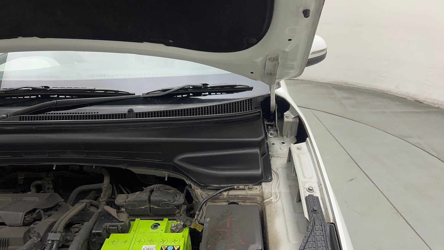 Used 2022 Hyundai Creta SX 1.5 Petrol Executive Petrol Manual engine ENGINE LEFT SIDE HINGE & APRON VIEW