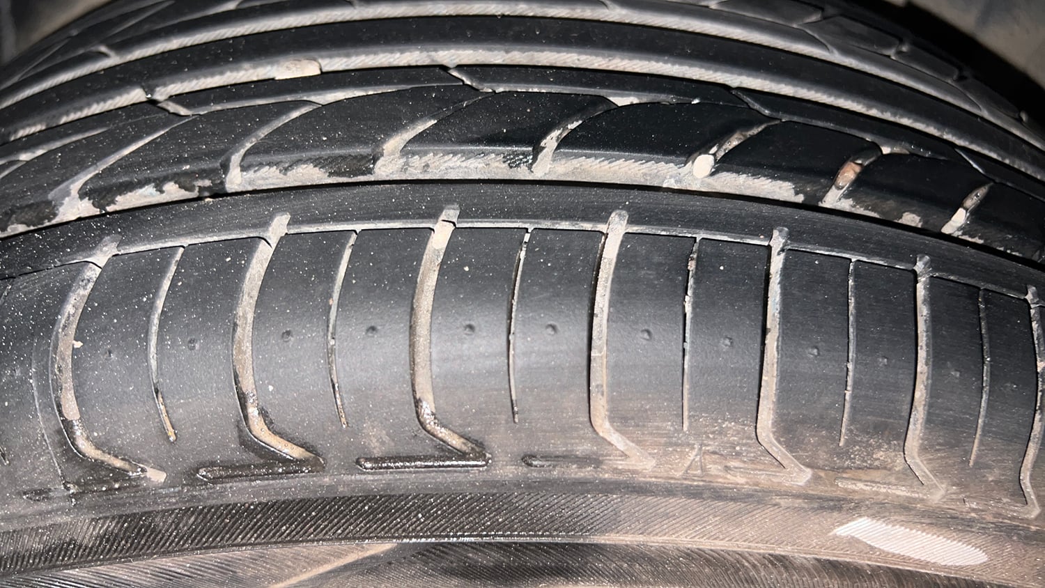 Used 2016 Maruti Suzuki S-Cross Zeta 1.3 Diesel Manual tyres LEFT REAR TYRE TREAD VIEW