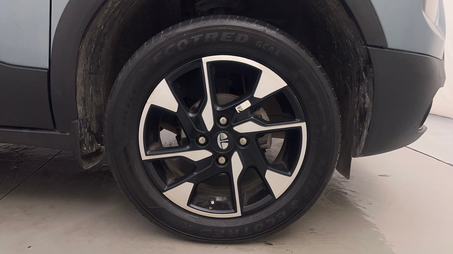 Used 2022 Tata Punch Adventure MT Petrol Manual tyres RIGHT FRONT TYRE RIM VIEW