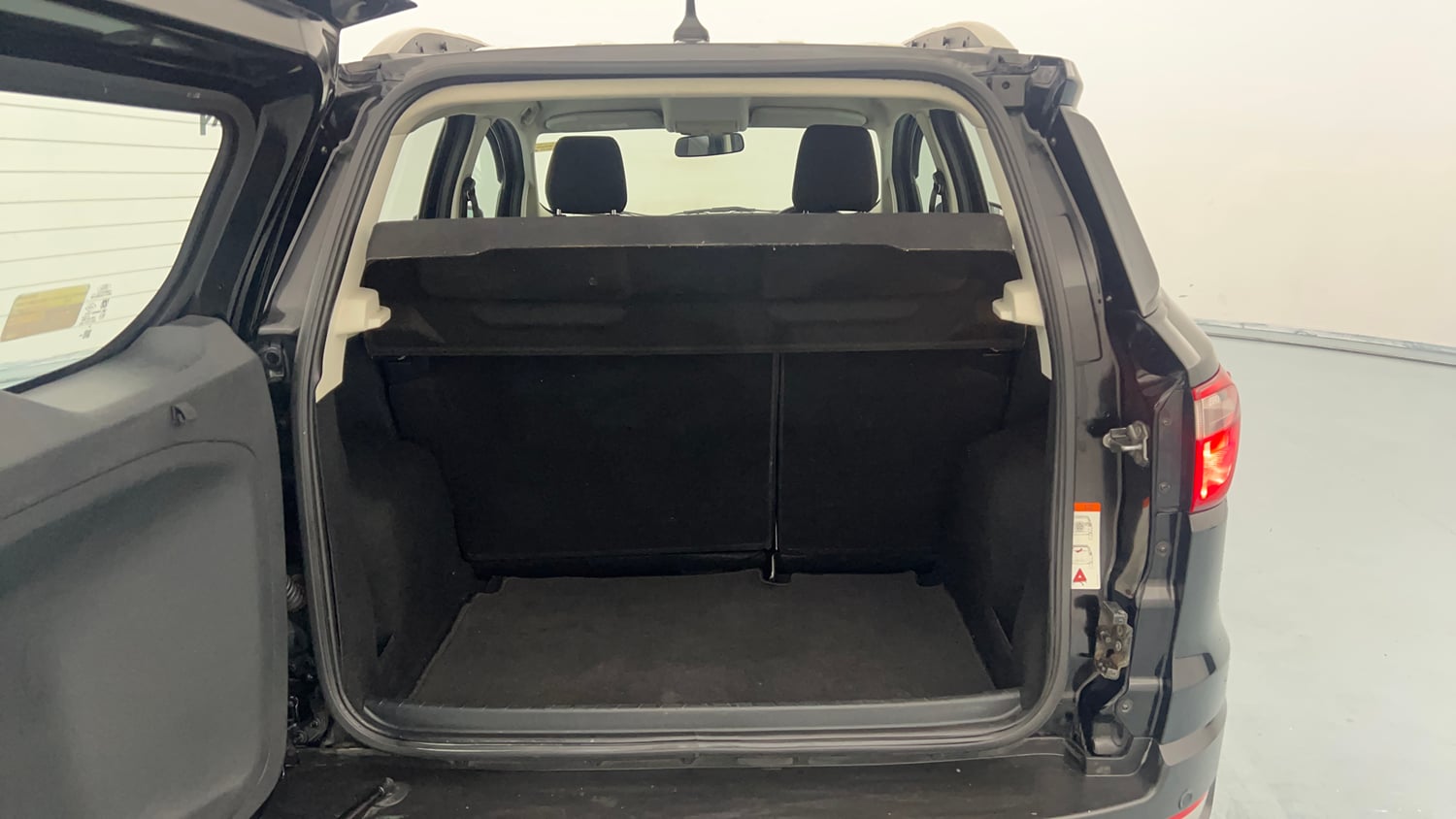 Used 2018 Ford EcoSport Titanium 1.5L TDCi Diesel Manual interior DICKY INSIDE VIEW