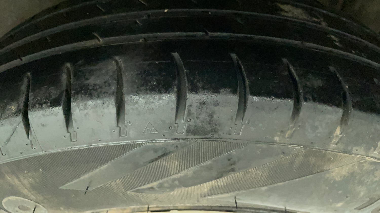 Used 2017 Maruti Suzuki Swift VXI (O) Petrol Manual tyres LEFT REAR TYRE TREAD VIEW