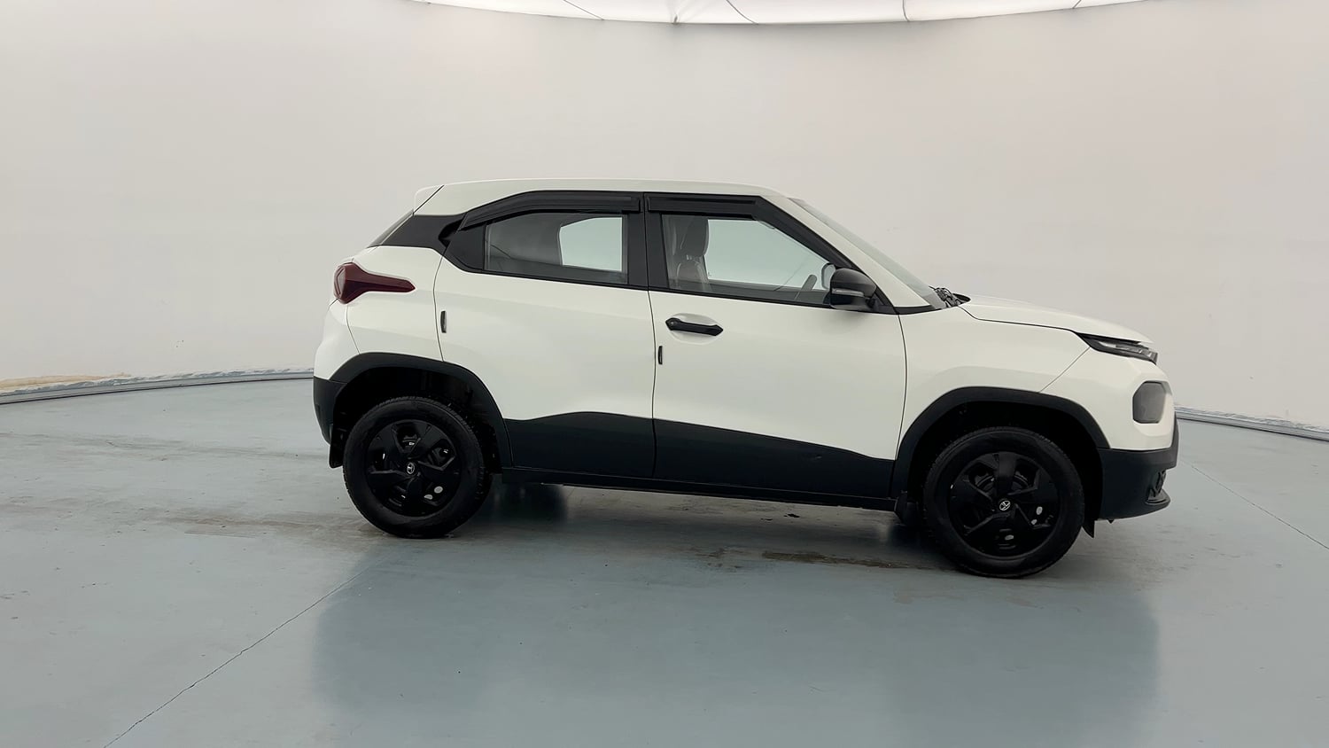 Used 2024 Tata Punch Pure MT Petrol Manual exterior RIGHT SIDE VIEW