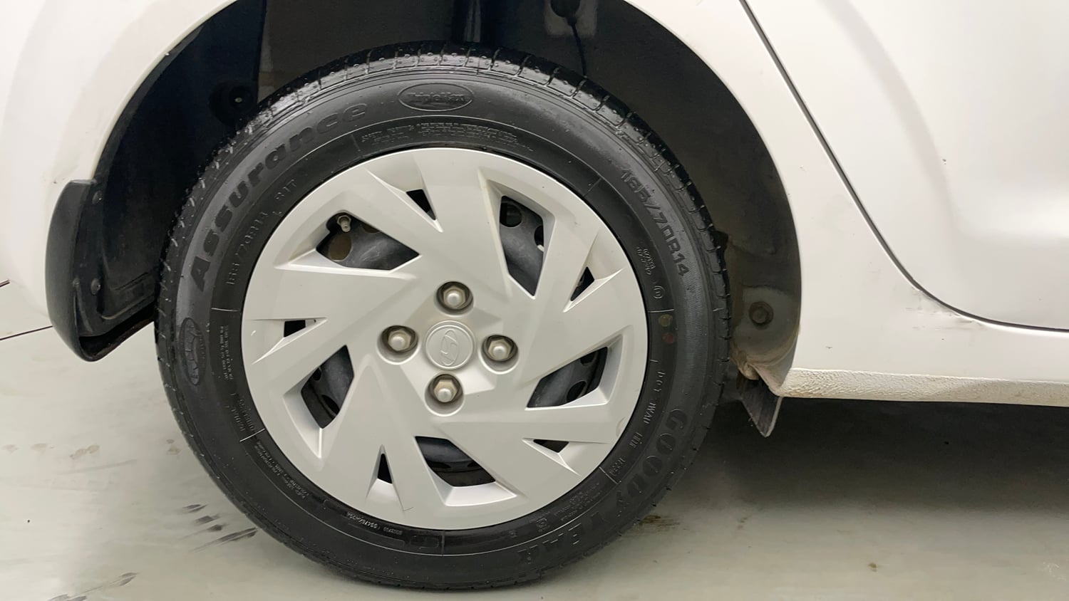 Used 2023 Hyundai Grand i10 Nios Magna 1.2 Kappa VTVT Petrol Manual tyres RIGHT REAR TYRE RIM VIEW
