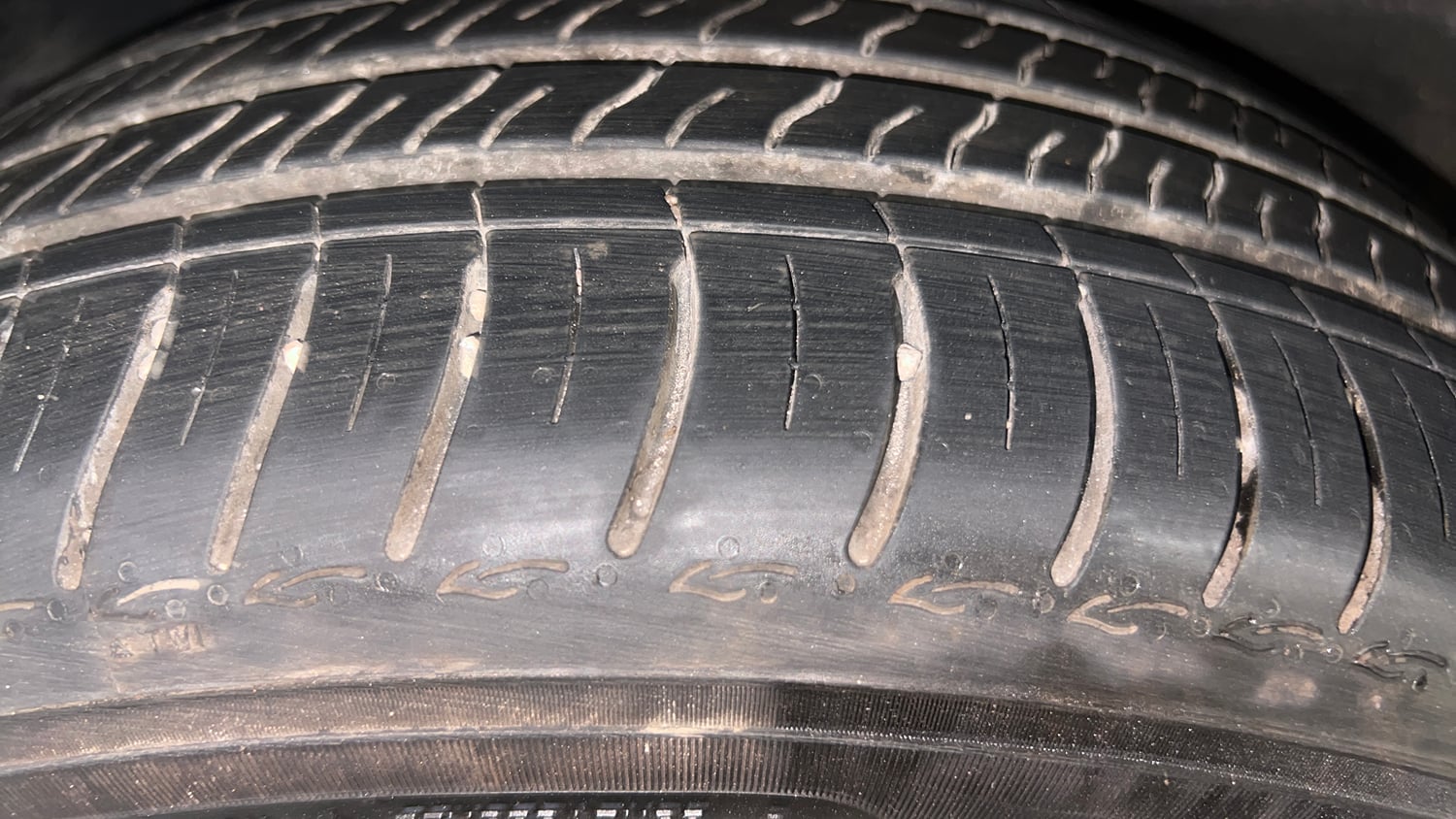 Used 2022 Tata Punch Adventure MT Petrol Manual tyres RIGHT REAR TYRE TREAD VIEW