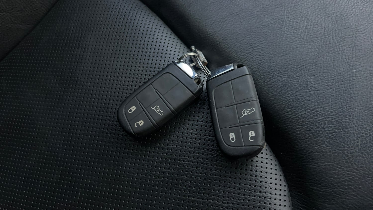 Used 2022 Jeep Compass 5th Anniversary Edition 1.4 Petrol DCT Petrol Automatic extra CAR KEY VIEW