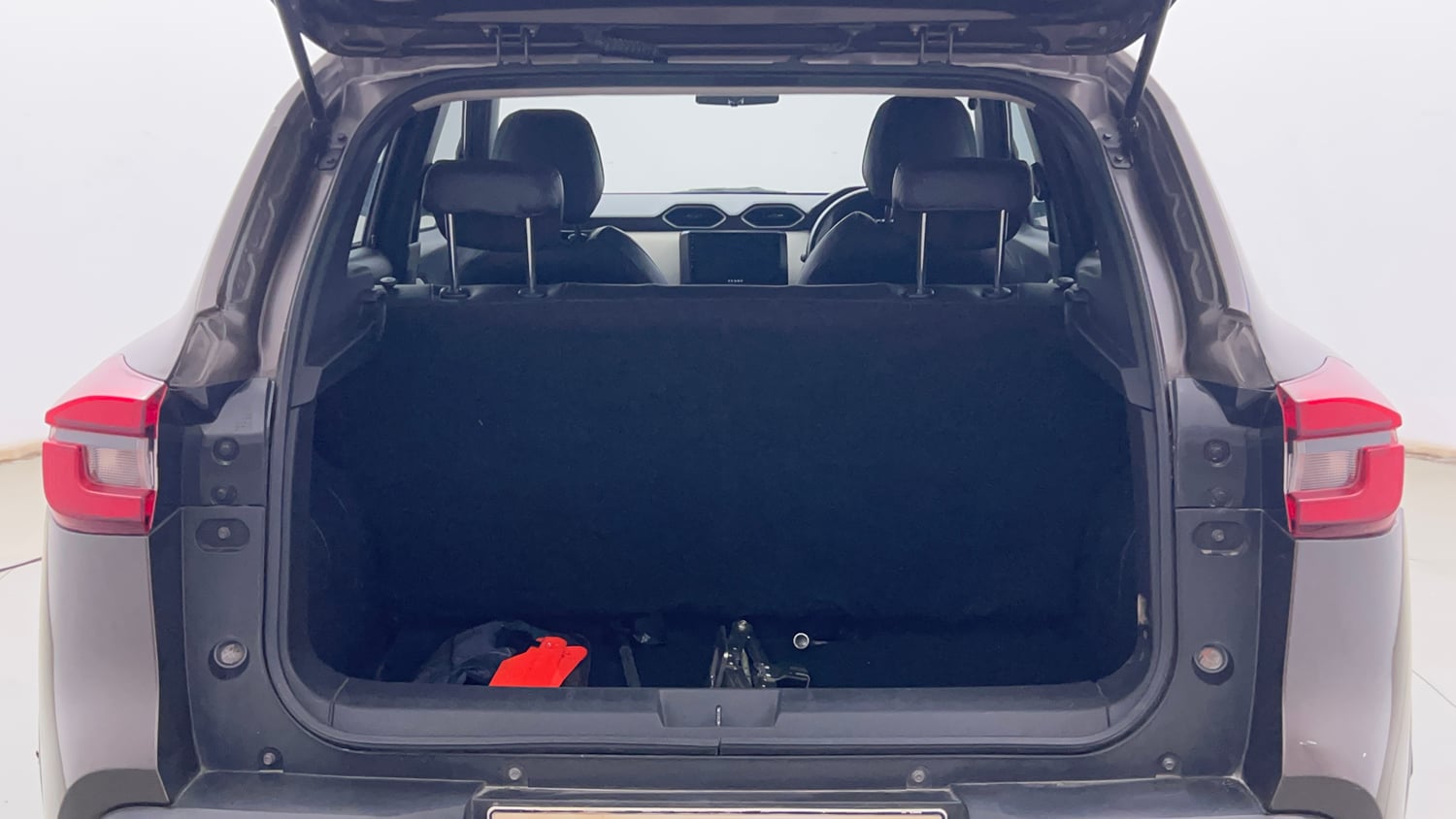 Used 2023 Nissan Magnite XE Petrol Manual interior DICKY INSIDE VIEW