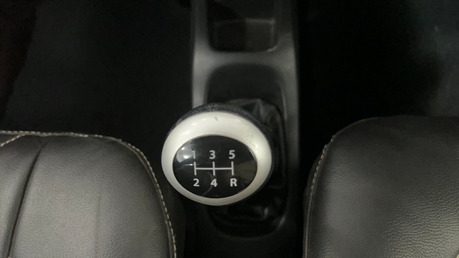 Used 2013 Maruti Suzuki Wagon R LXI CNG Cng Manual interior GEAR  KNOB VIEW