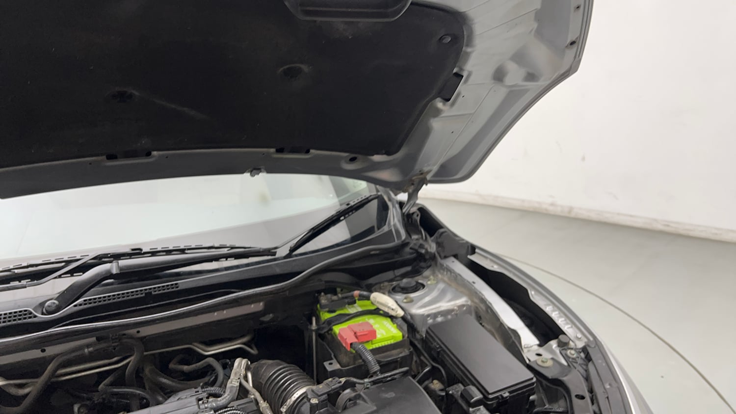 Used 2019 Honda Civic V CVT Petrol Petrol Automatic engine ENGINE LEFT SIDE HINGE & APRON VIEW