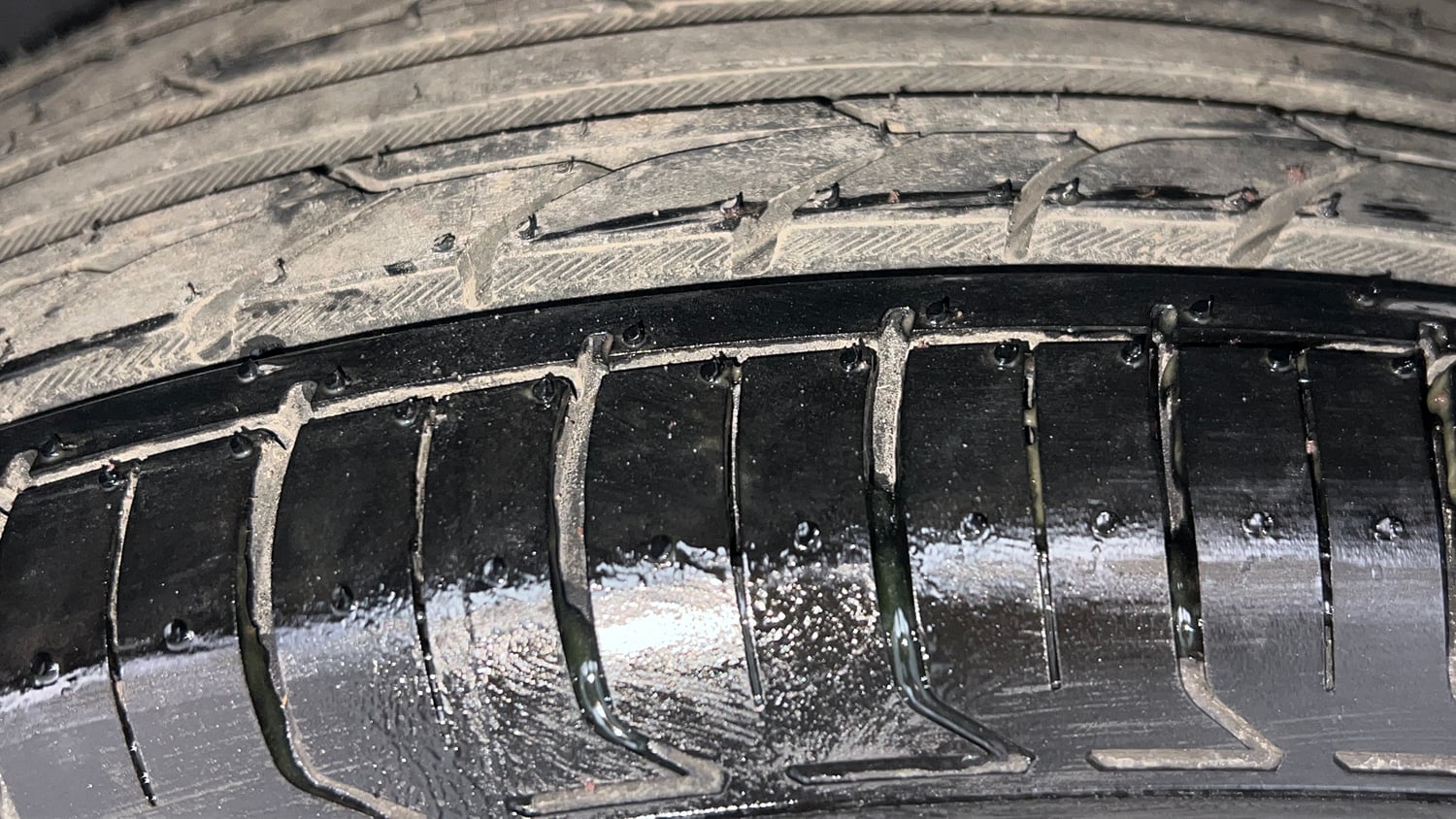 Used 2022 Tata Nexon XZ Plus (O) Petrol Manual tyres RIGHT REAR TYRE TREAD VIEW