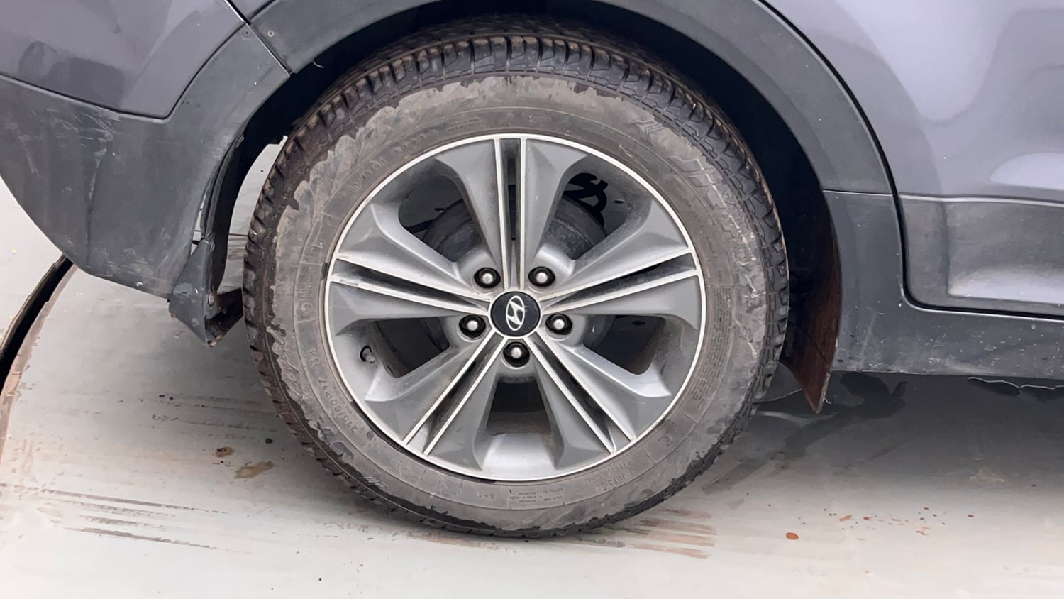Used 2017 Hyundai Creta SX Plus 1.6 AT Petrol Petrol Automatic tyres RIGHT REAR TYRE RIM VIEW