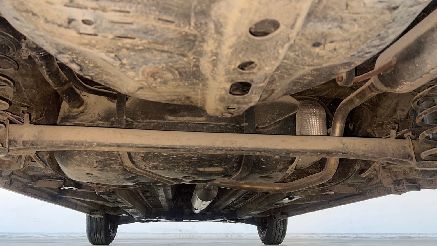 Used 2015 Maruti Suzuki Swift Lxi (O) Petrol Manual extra REAR UNDERBODY VIEW (TAKEN FROM REAR)