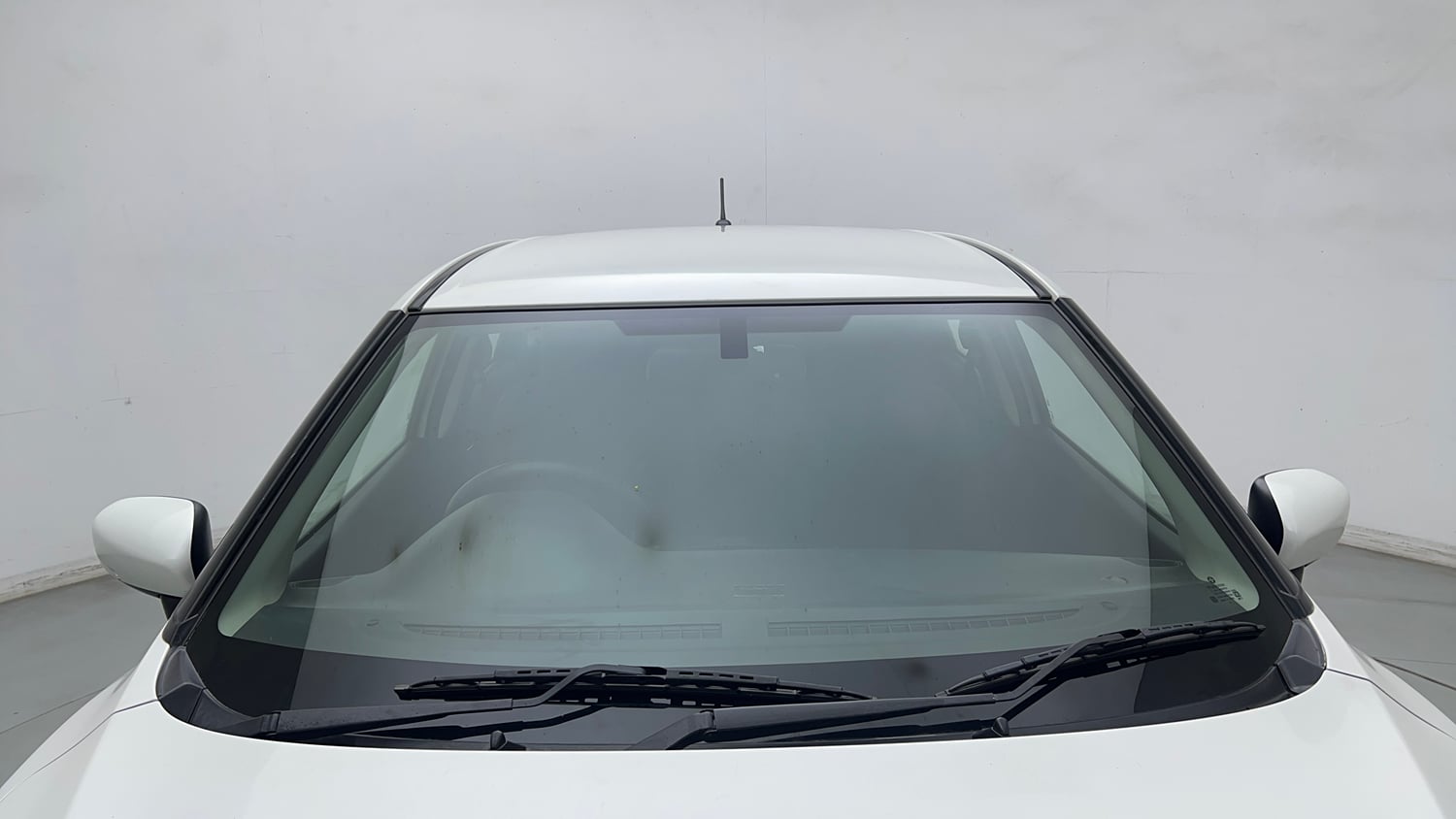 Used 2020 Maruti Suzuki Baleno Zeta Petrol Manual exterior FRONT WINDSHIELD VIEW
