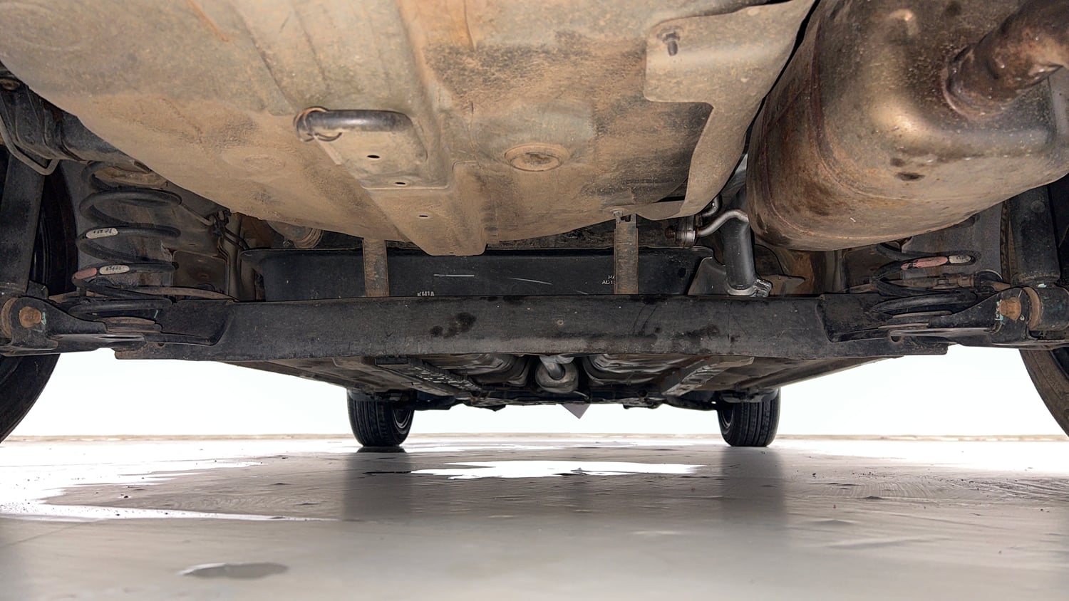 Used 2015 Hyundai Grand i10 Sportz 1.2 Kappa VTVT Petrol Manual extra REAR UNDERBODY VIEW (TAKEN FROM REAR)