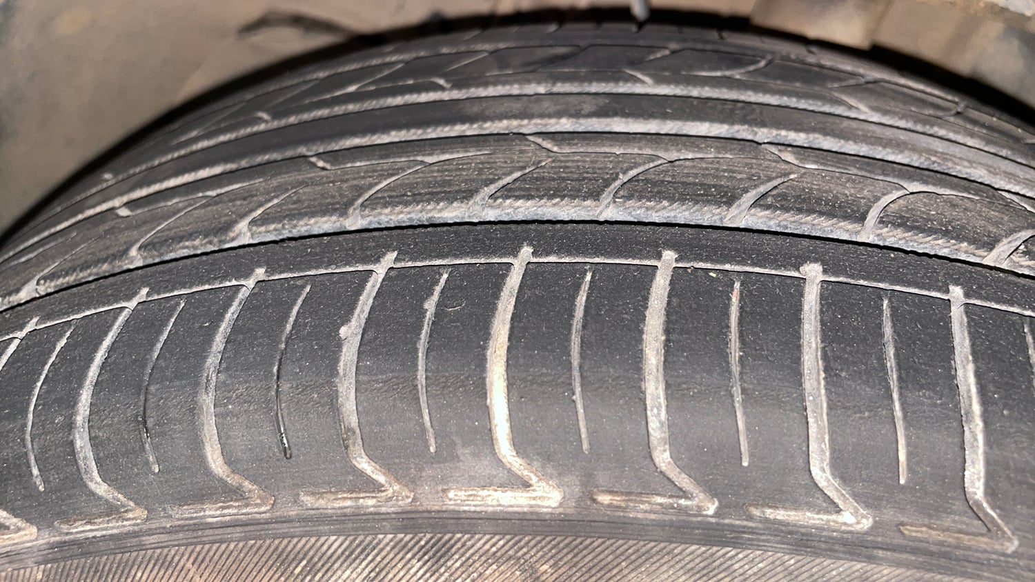 Used 2018 Tata Tigor Revotron XZA Petrol Automatic tyres LEFT FRONT TYRE TREAD VIEW