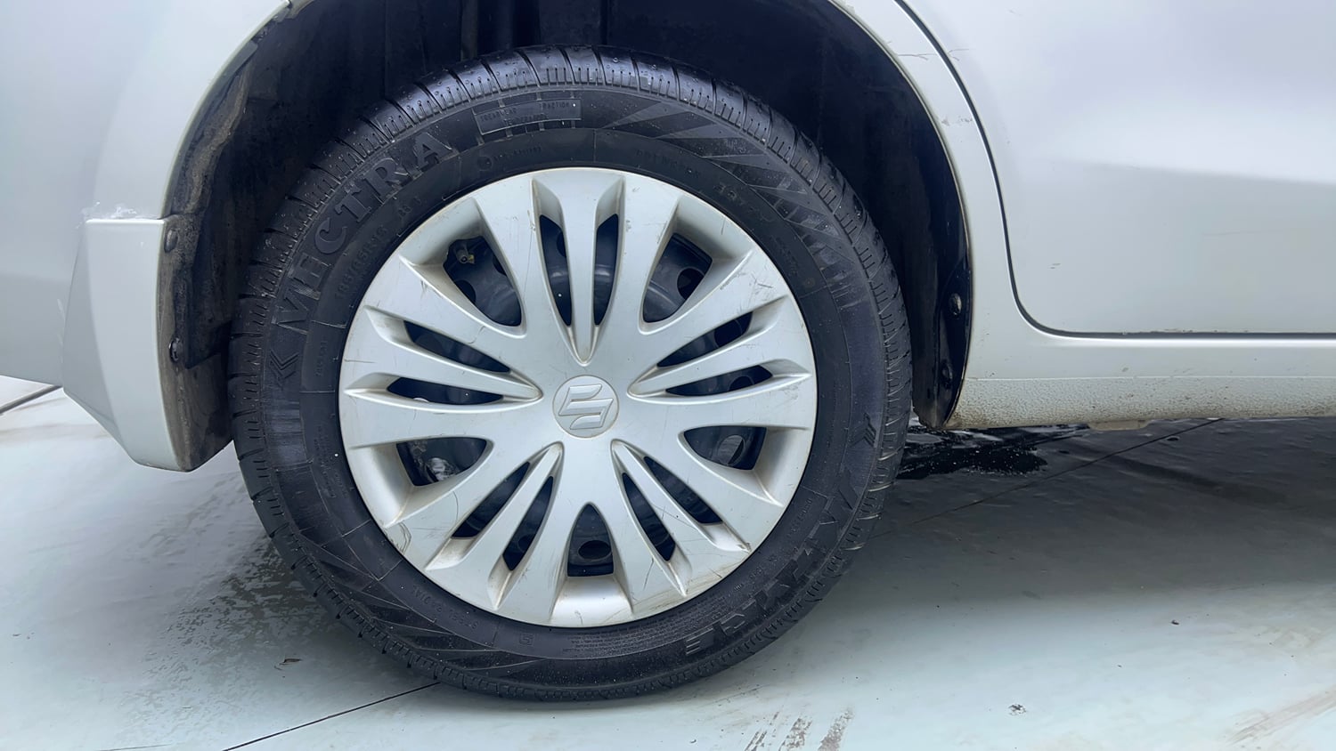 Used 2013 Maruti Suzuki Ertiga Vxi Petrol Manual tyres RIGHT REAR TYRE RIM VIEW