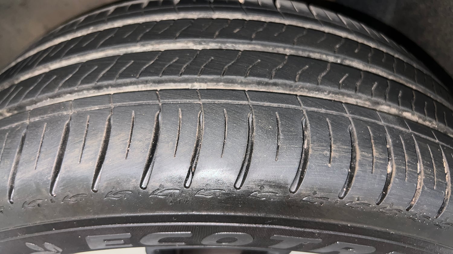 Used 2022 Tata Punch Adventure MT Petrol Manual tyres LEFT FRONT TYRE TREAD VIEW