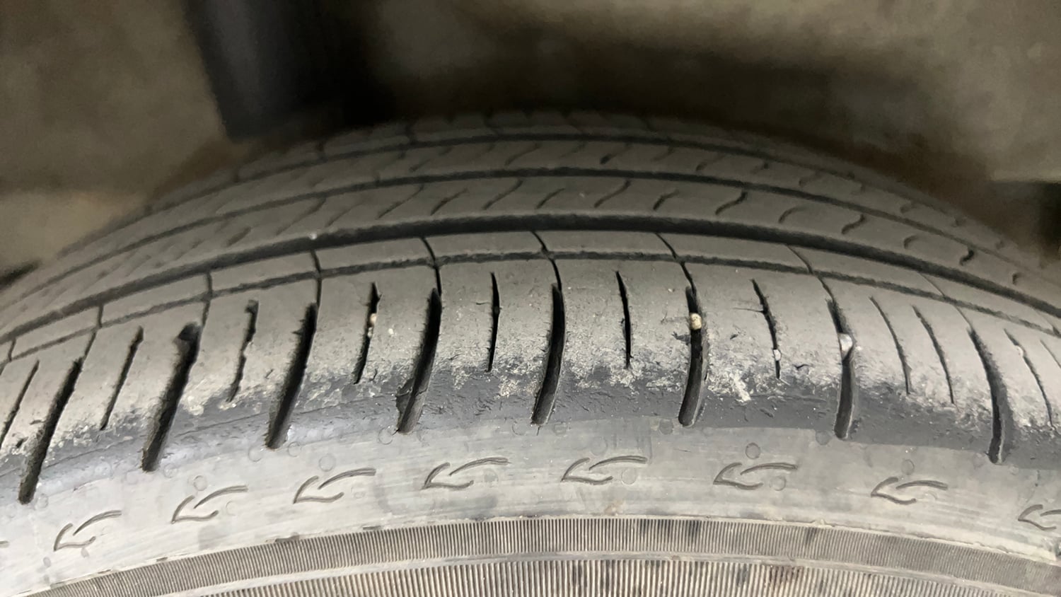 Used 2022 Honda City V CVT Petrol Petrol Automatic tyres RIGHT REAR TYRE TREAD VIEW