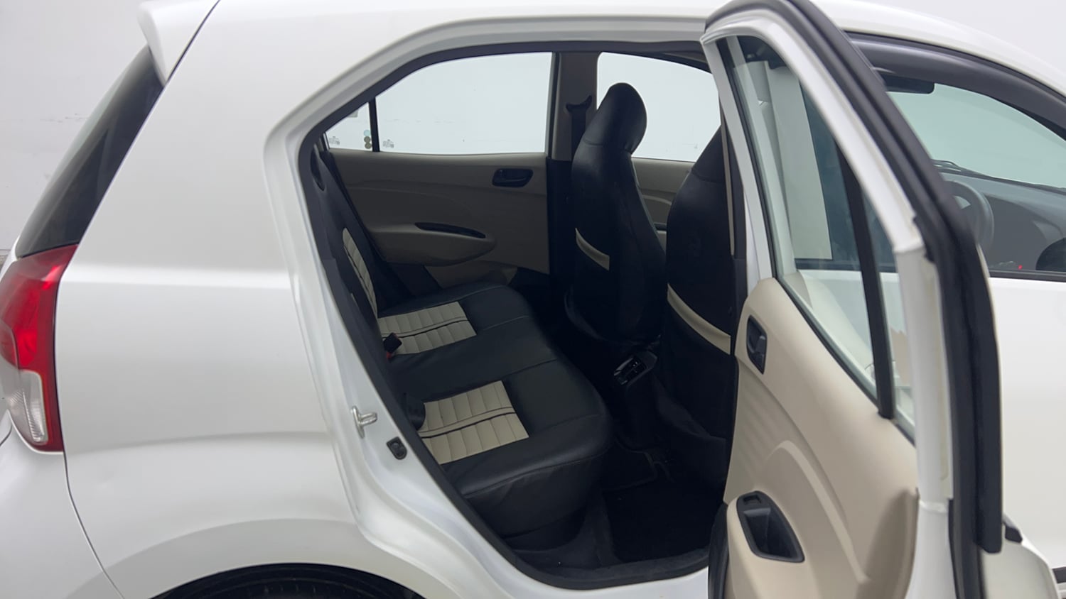 Used 2020 Hyundai Santro Magna Petrol Manual interior RIGHT SIDE REAR DOOR CABIN VIEW